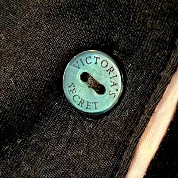 146. Victoria’s Secret Black & Pink Pajama Top Size Small - Picture 3 of 6